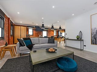 1 4 Designer Living stay near royal tasmanian botanical gardens